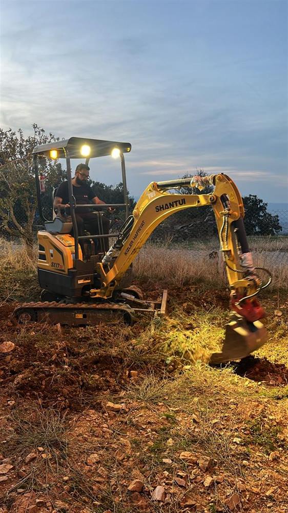 İkizler Hafriyat — Shantui SE17SR